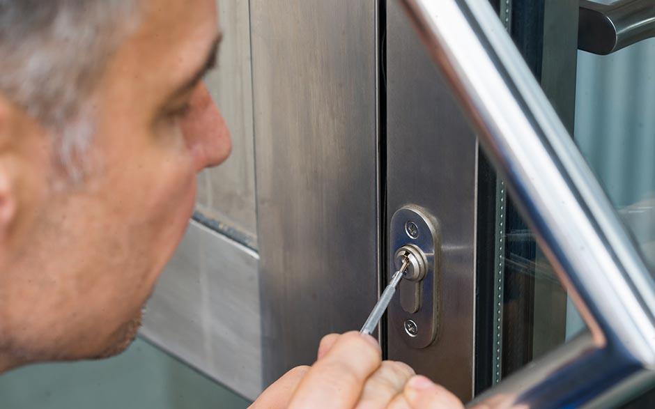 trouver un serrurier honnete Paris 14
